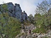 18 ...a salutare la Madonnina del G.A.M.  tra le rocce 